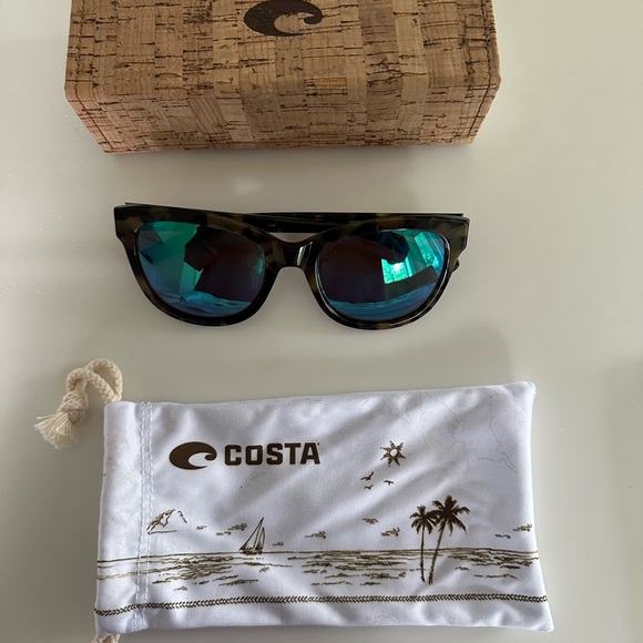 Costa polarized sunglasses - Picture 2 of 3